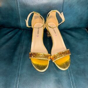 Gold sequined Sandals NWT Marked Size 7 measures 10-10.5”, should be Size-10